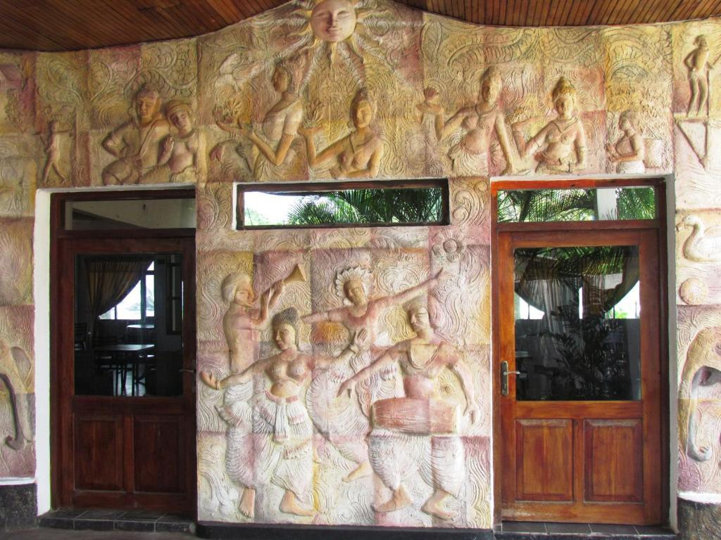 Miltons Beach Resort Unawatuna Ngoại thất bức ảnh