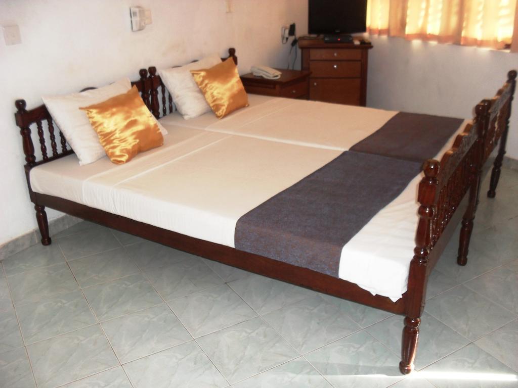 Miltons Beach Resort Unawatuna Phòng bức ảnh