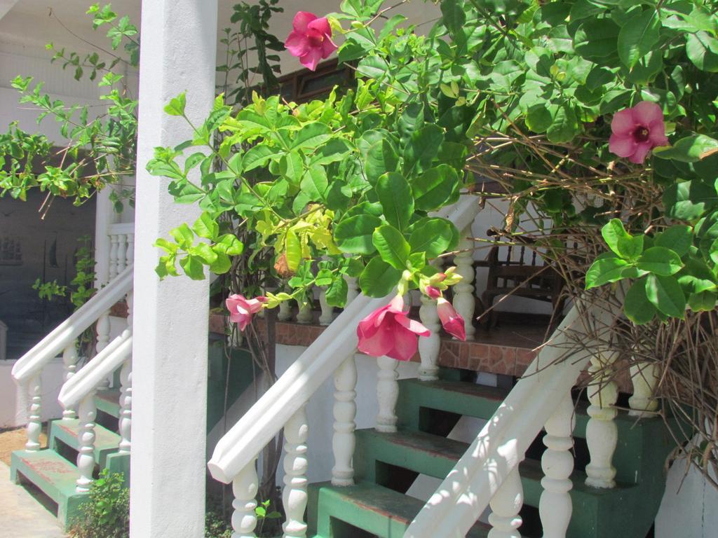 Miltons Beach Resort Unawatuna Phòng bức ảnh