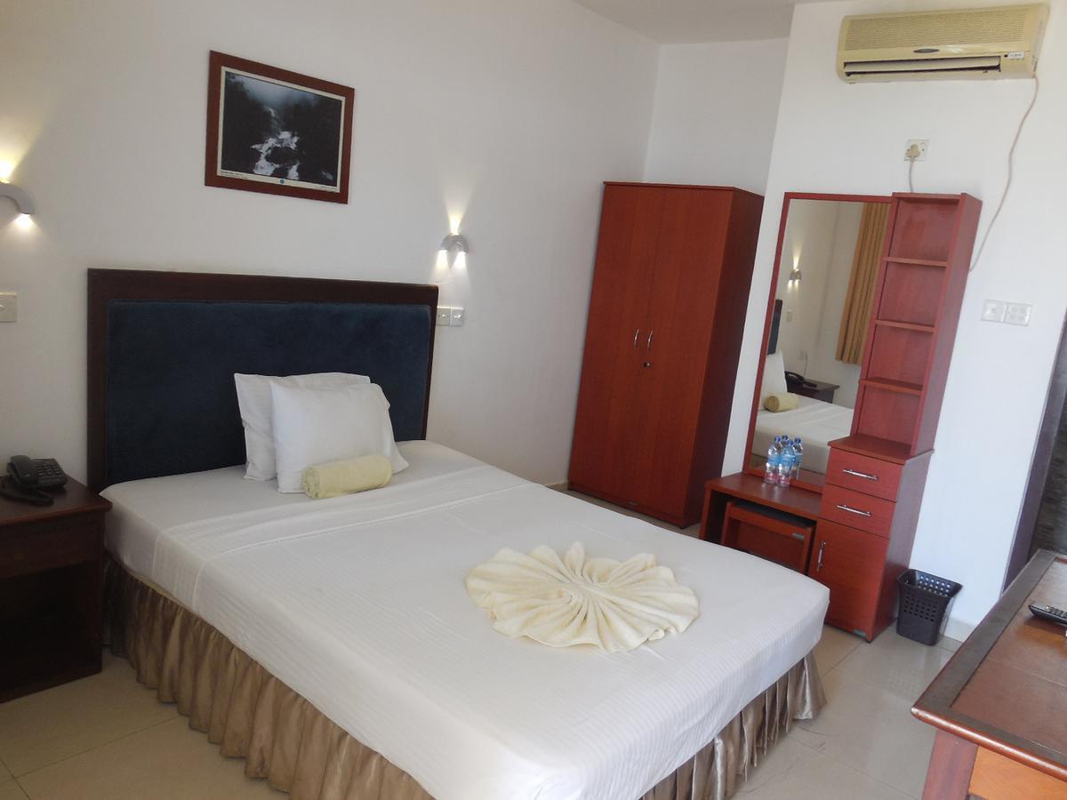 Miltons Beach Resort Unawatuna Ngoại thất bức ảnh