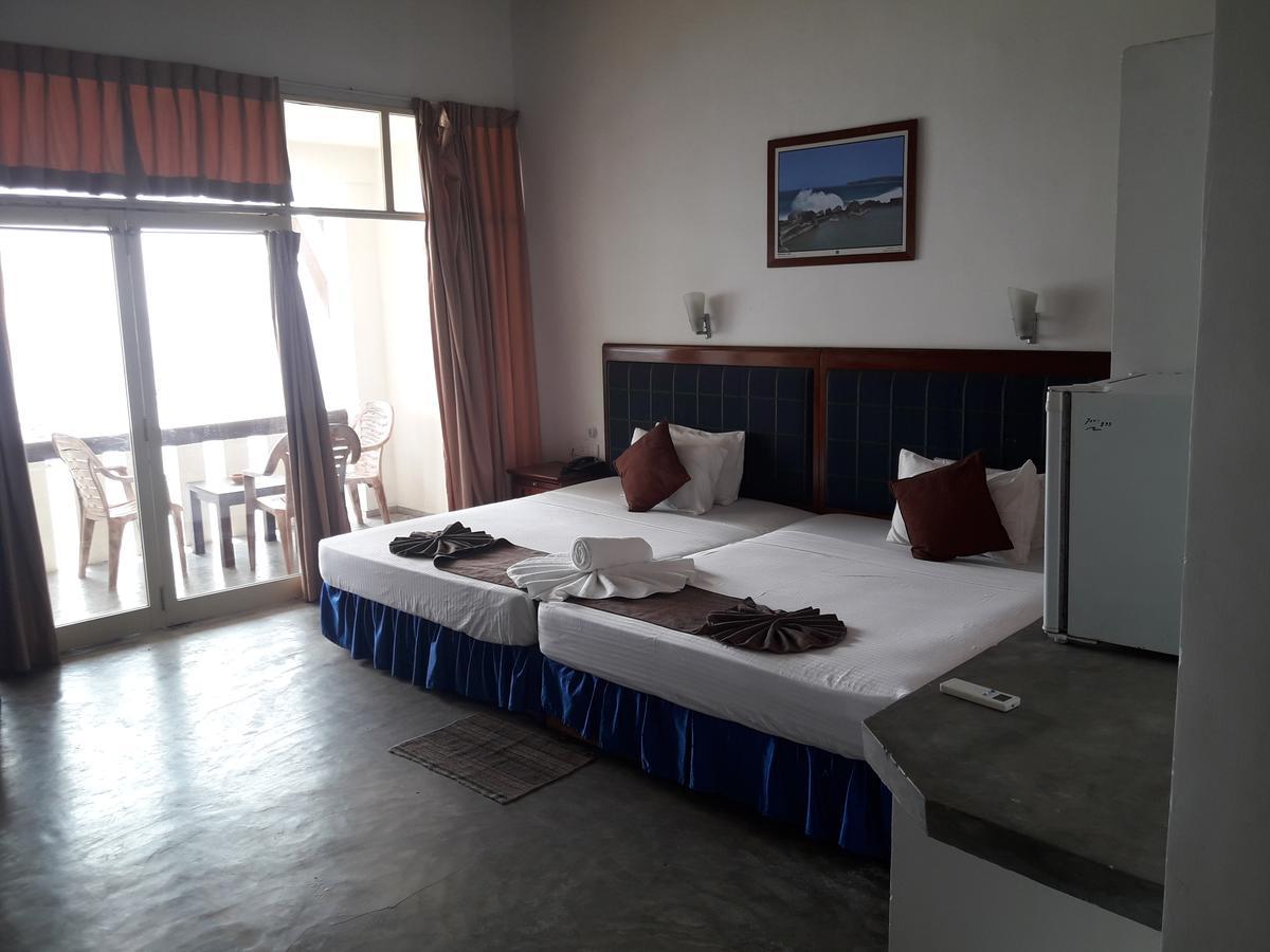 Miltons Beach Resort Unawatuna Ngoại thất bức ảnh