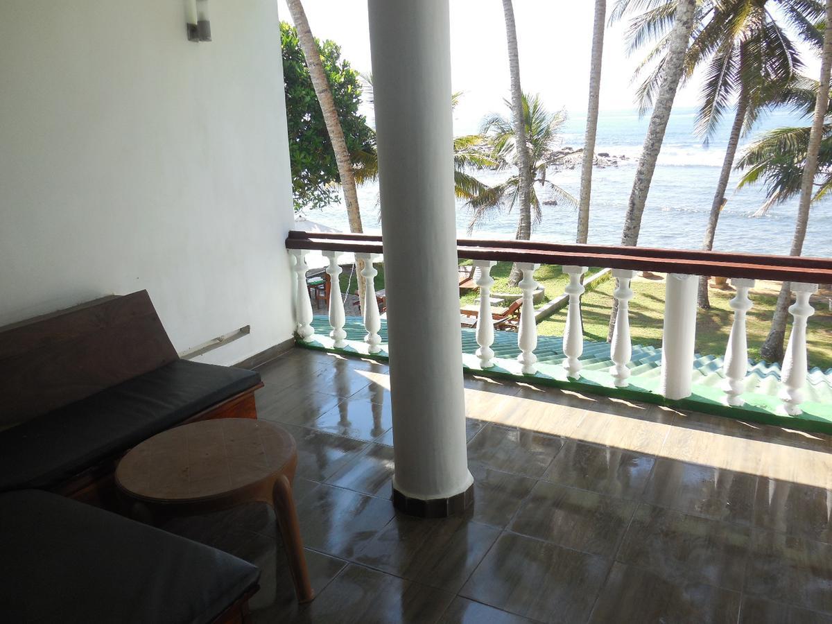 Miltons Beach Resort Unawatuna Ngoại thất bức ảnh