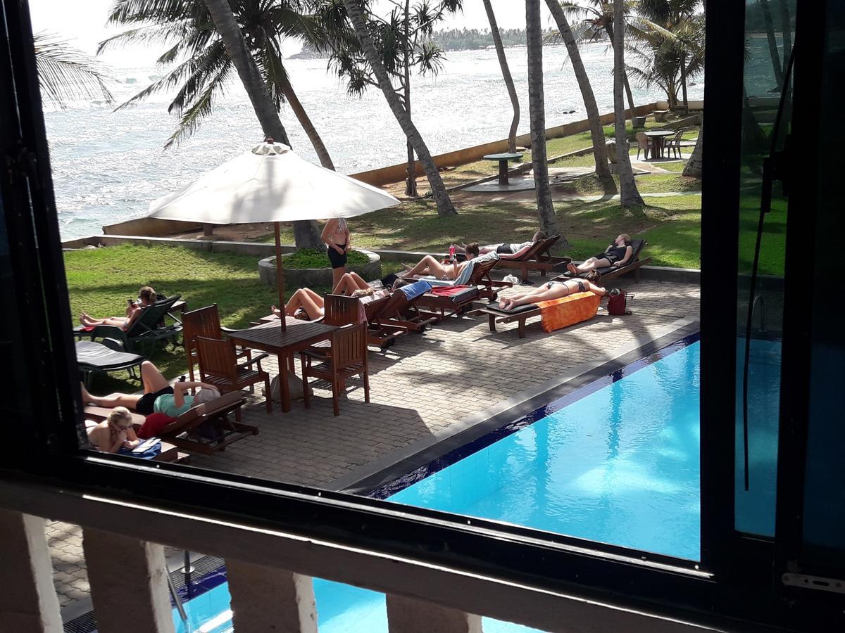 Miltons Beach Resort Unawatuna Ngoại thất bức ảnh