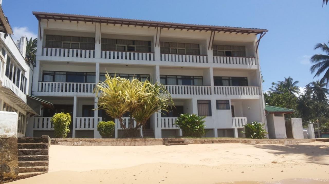 Miltons Beach Resort Unawatuna Ngoại thất bức ảnh