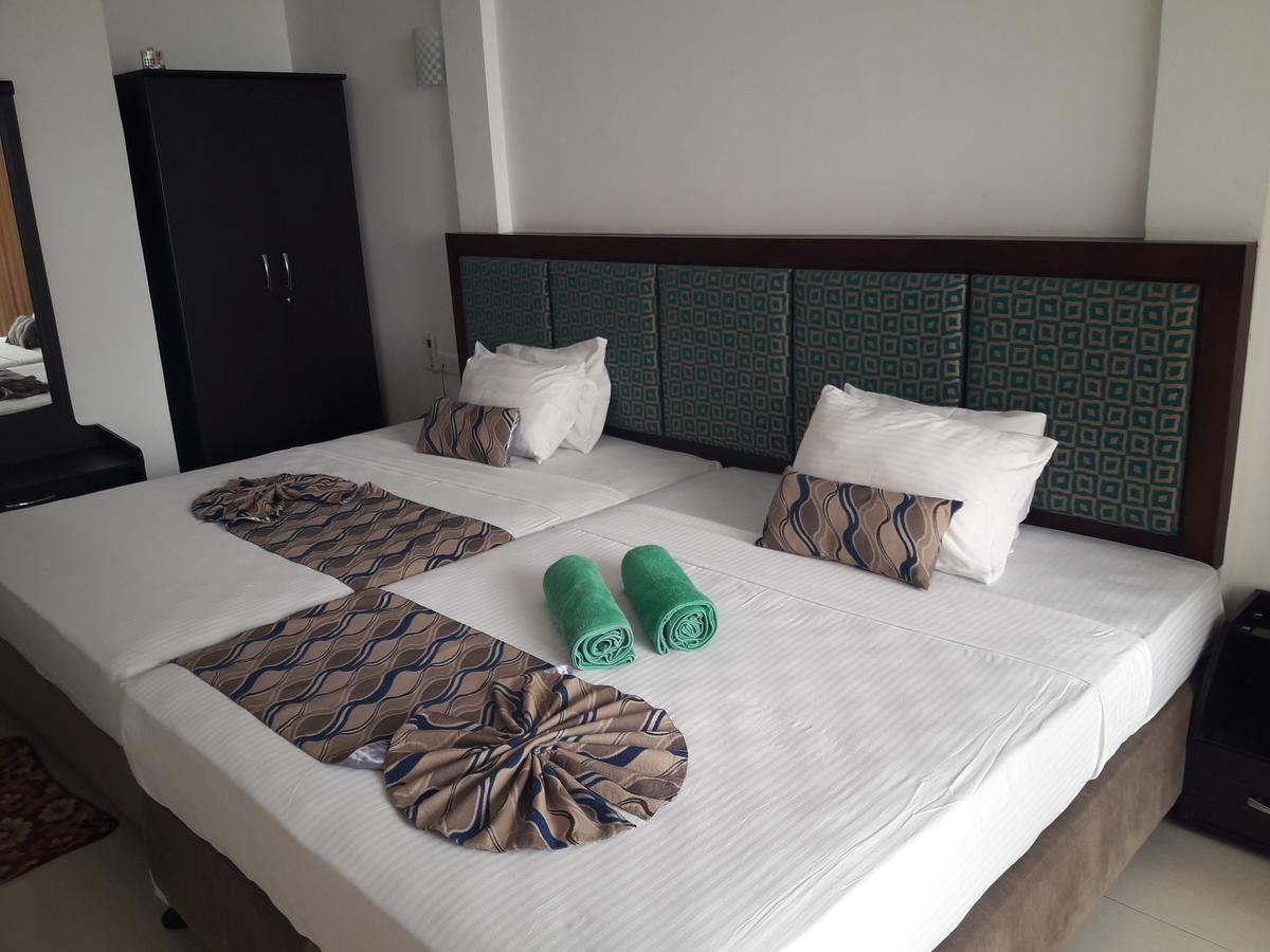 Miltons Beach Resort Unawatuna Ngoại thất bức ảnh