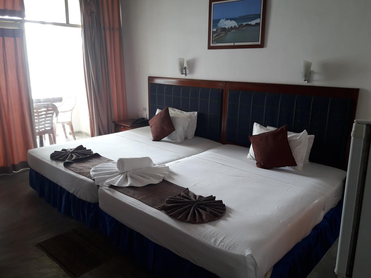 Miltons Beach Resort Unawatuna Ngoại thất bức ảnh