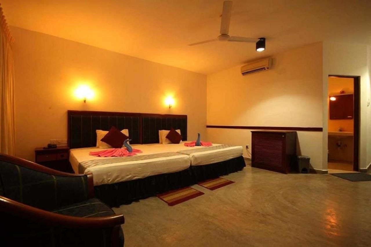 Miltons Beach Resort Unawatuna Ngoại thất bức ảnh