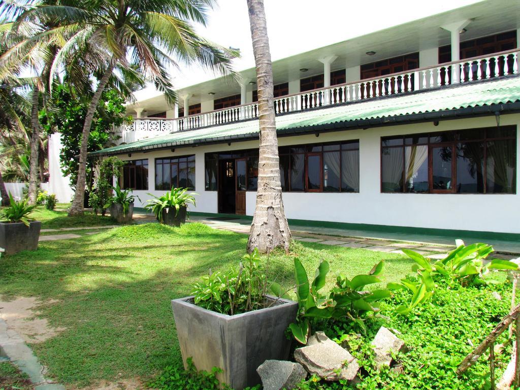 Miltons Beach Resort Unawatuna Ngoại thất bức ảnh