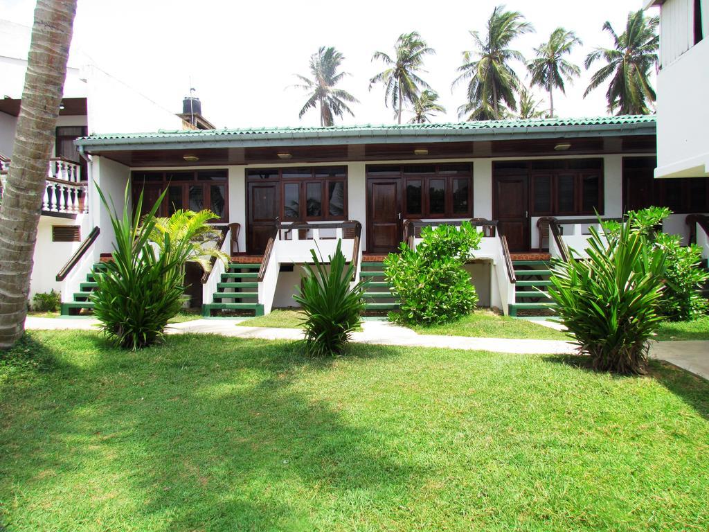 Miltons Beach Resort Unawatuna Ngoại thất bức ảnh